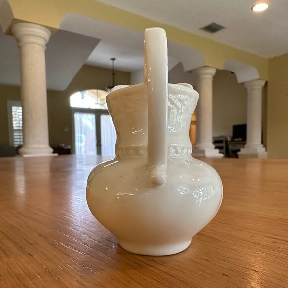 Vintage Creamer by Lenox Colonial Collection Bone China - Picture 6 of 9